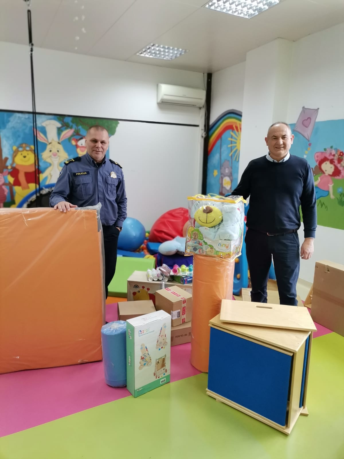 Nacionalni sindikat policije MUP-a RH donirao opremu Klinici za pedijatriju KBC Osijek